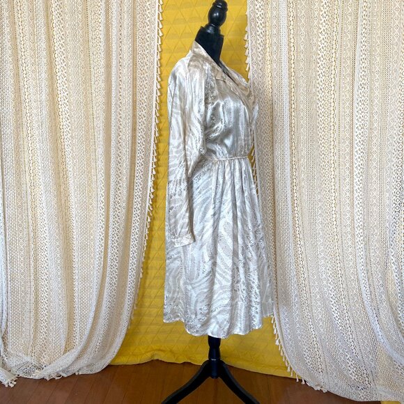 Vintage 80s Shiny Midi Length Boho Wrap Dress by Leslie Fay Size 12 - Picture 5 of 10